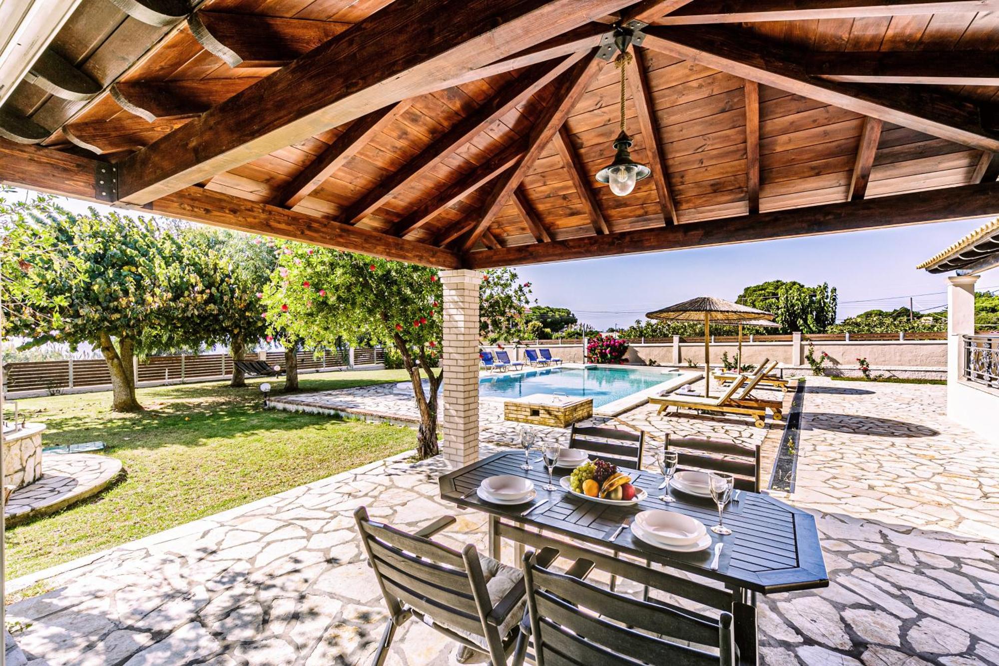 Skidi Beach House Agios Matthaios  Exterior photo