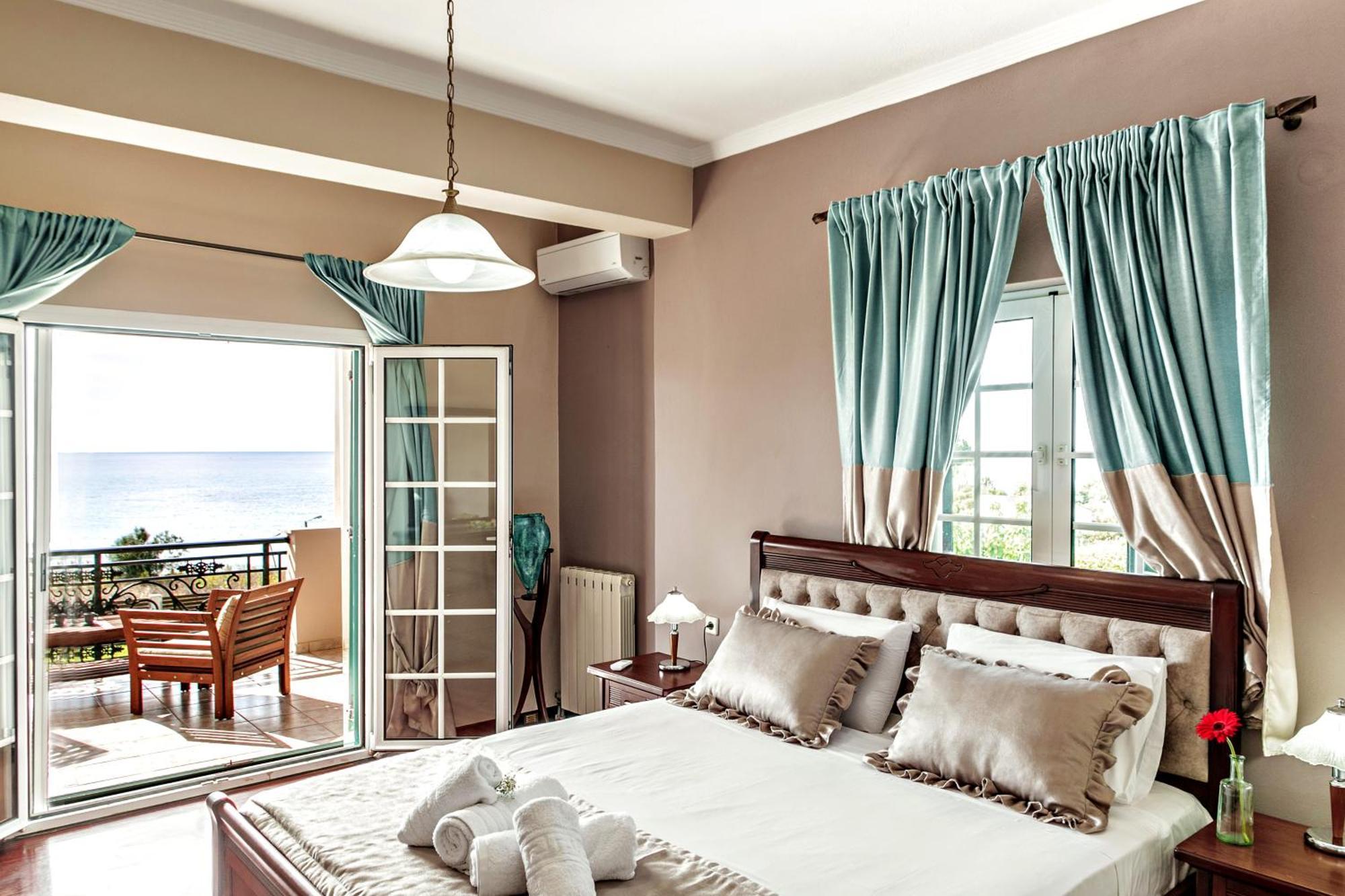 Skidi Beach House Agios Matthaios  Exterior photo